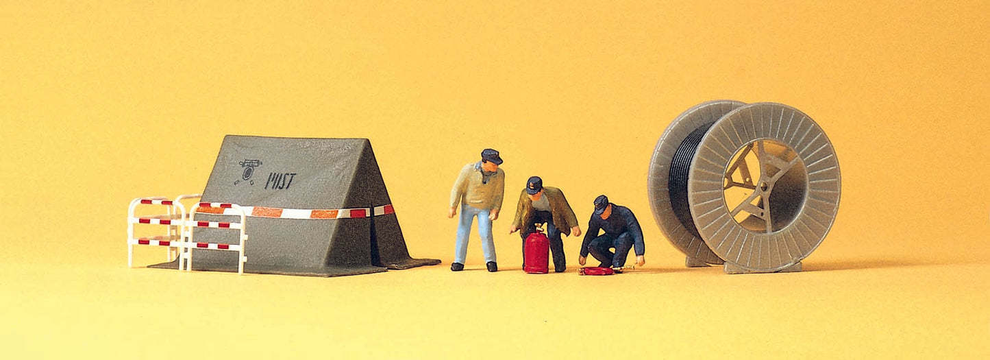 Preiser 10374 HO Telecommunication Workers Figures w/Accessories (Set of 3)