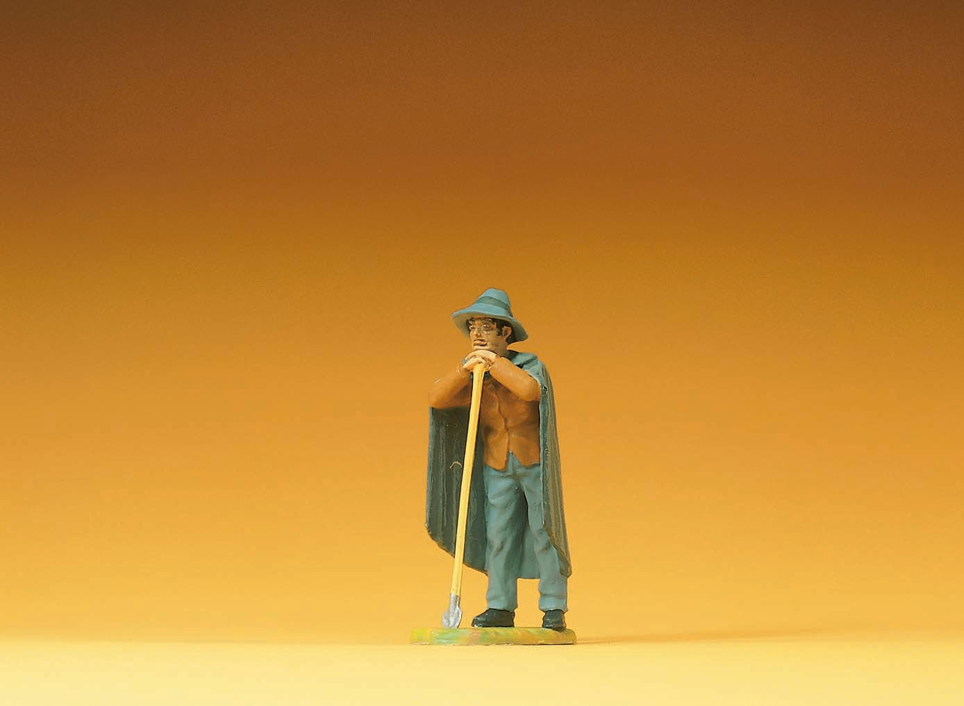 Preiser 47100 G Standing Shepherd Staff Figure