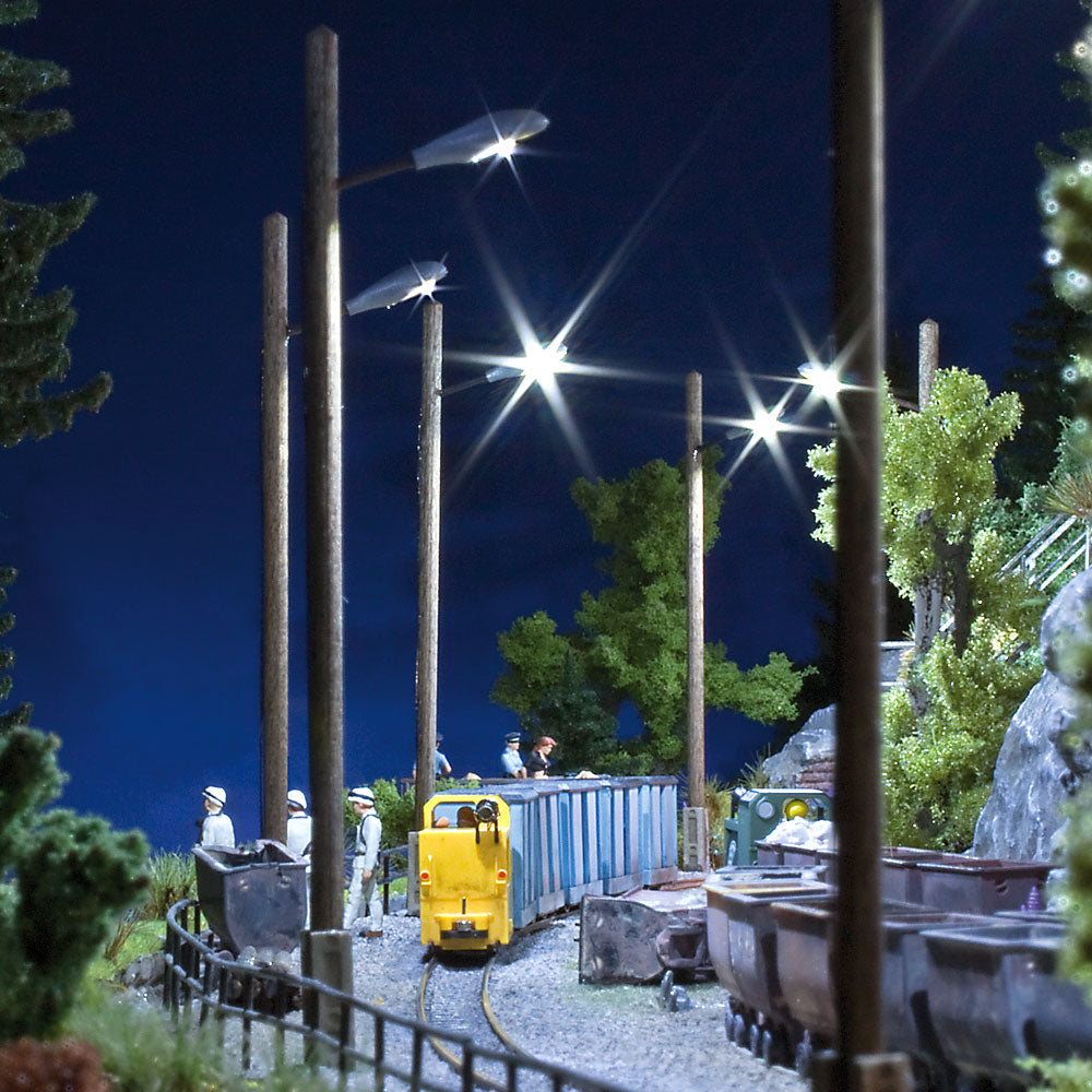 Busch 4154 Street Lamps on Wood Pole