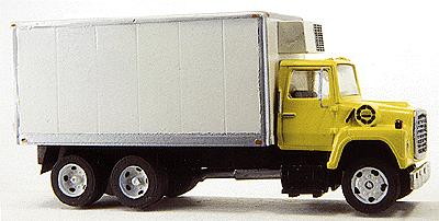 Custom Finishing 5006 1:87 HO 20' Refrigerated Merchandise Truck Body Kit
