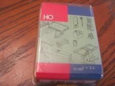 Walthers 933-3502 HO Scale Modern Gas Station Detailing Kit