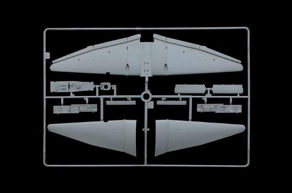 Italeri 2709 1:48 JU-87 D-5 Stuka Military Aircraft Plane Model Kit