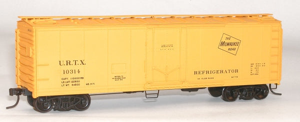 Accurail 8509 HO KIT 40' Steel Plug Door Reefer, MILW/URTX