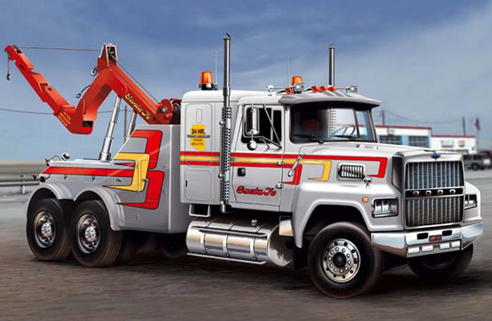 Italeri 3825 1:24 U.S. Wrecker Truck Model Kit