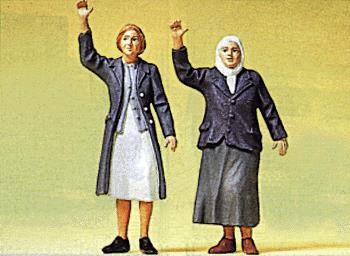 Preiser 45083 G Women Waving At The Platform Figures (Set of 2)