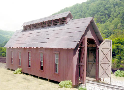 B.T.S. 27450 HOn3 Narrow Gauge McCabe Engine House Building Kit