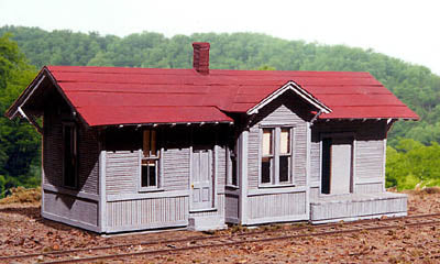 B.T.S. 27119 HO Detroit, Toledo & Ironton Standard Station Waiting Room on Left
