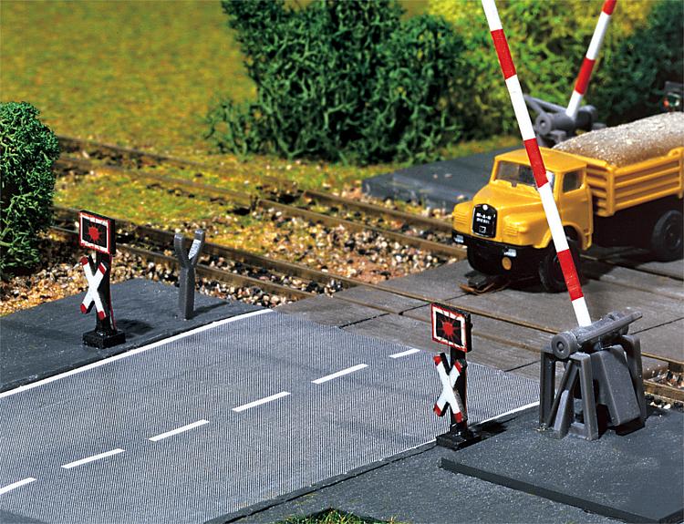 Faller 222175 Warning Crosses with Flashing Lights