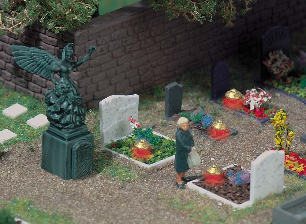 Busch 5404 HO 4 Graves & Angel Statue Accessories