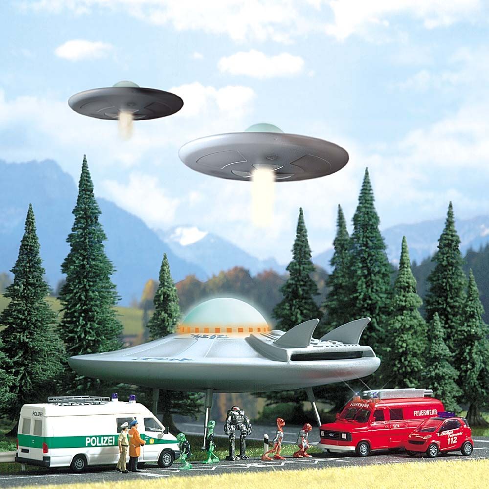 Busch 1010 HO Scale UFO Flying Saucer Plastic Model Kit