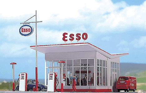 Busch 1005 HO ESSO Gas Station Kit – Trainz