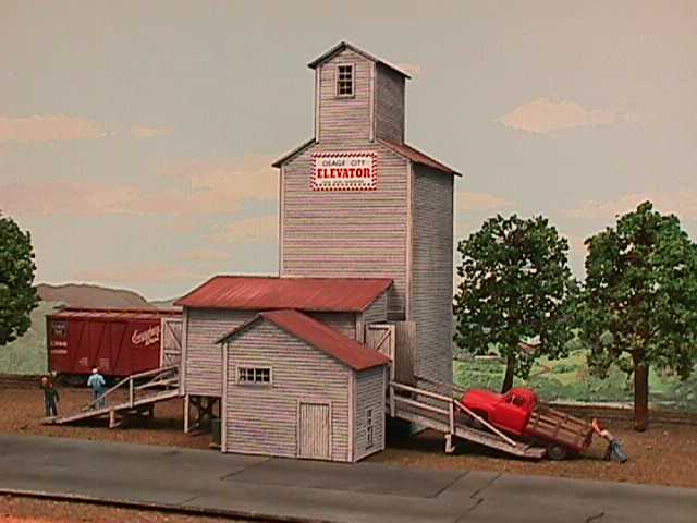 American Model Builders 115 HO Farmer's Grain/Stock Co. Laser Art Wood Kit