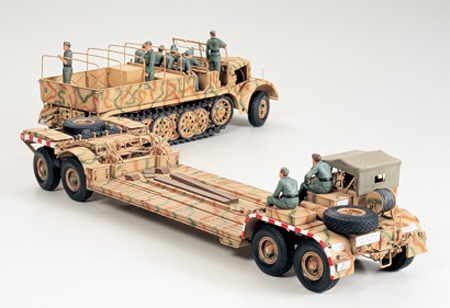 Tamiya 35246 1:35 German 18-Ton Halftrack FAMO & SdAh116 Transporter Model Kit