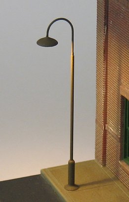 Ngineering NK0142 HO 18' Curved-Neck Streetlight With White LEDs