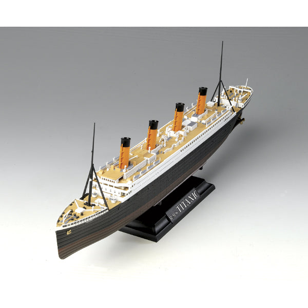 Academy 14214 1:700 R.M.S Titanic Ship Kit – Trainz