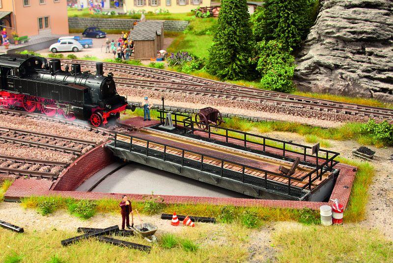 Noch 66250 HO Motorized Segment Turntable Assembled Standard DC/DCC 2/3-Rail