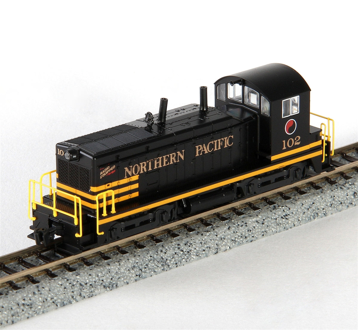 Kato 176-4371 N Scale Northern Pacific EMD NW2 Diesel Locomotive #102
