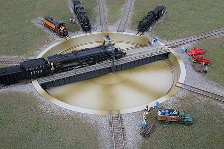 Walthers 2616 N Motorized 130' Turntable with DCC Built-ups Assembled