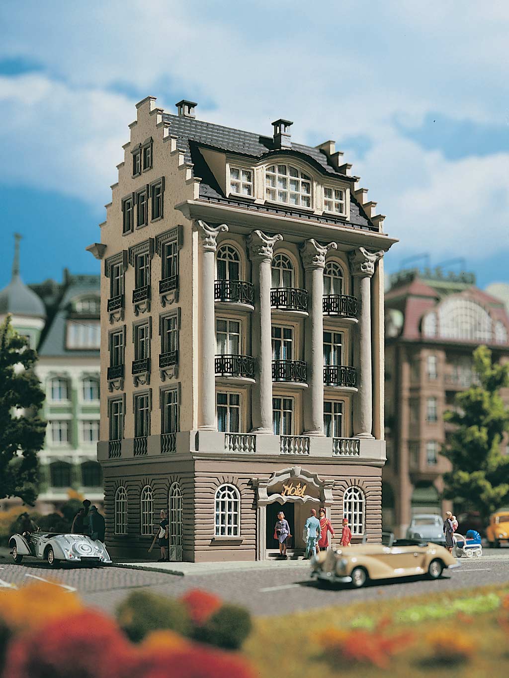 Vollmer HO 770-3772 Four Story Hotel Professional Series Building Kit
