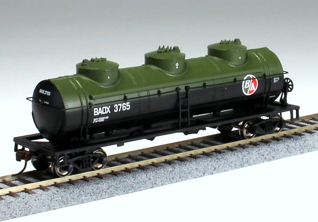 Bachmann 17146 HO British American Oil BAOX 40' 3-Dome Tank Car #3765