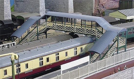 Ratio 548 HO Modular Covered Footbridge Plastic Kit