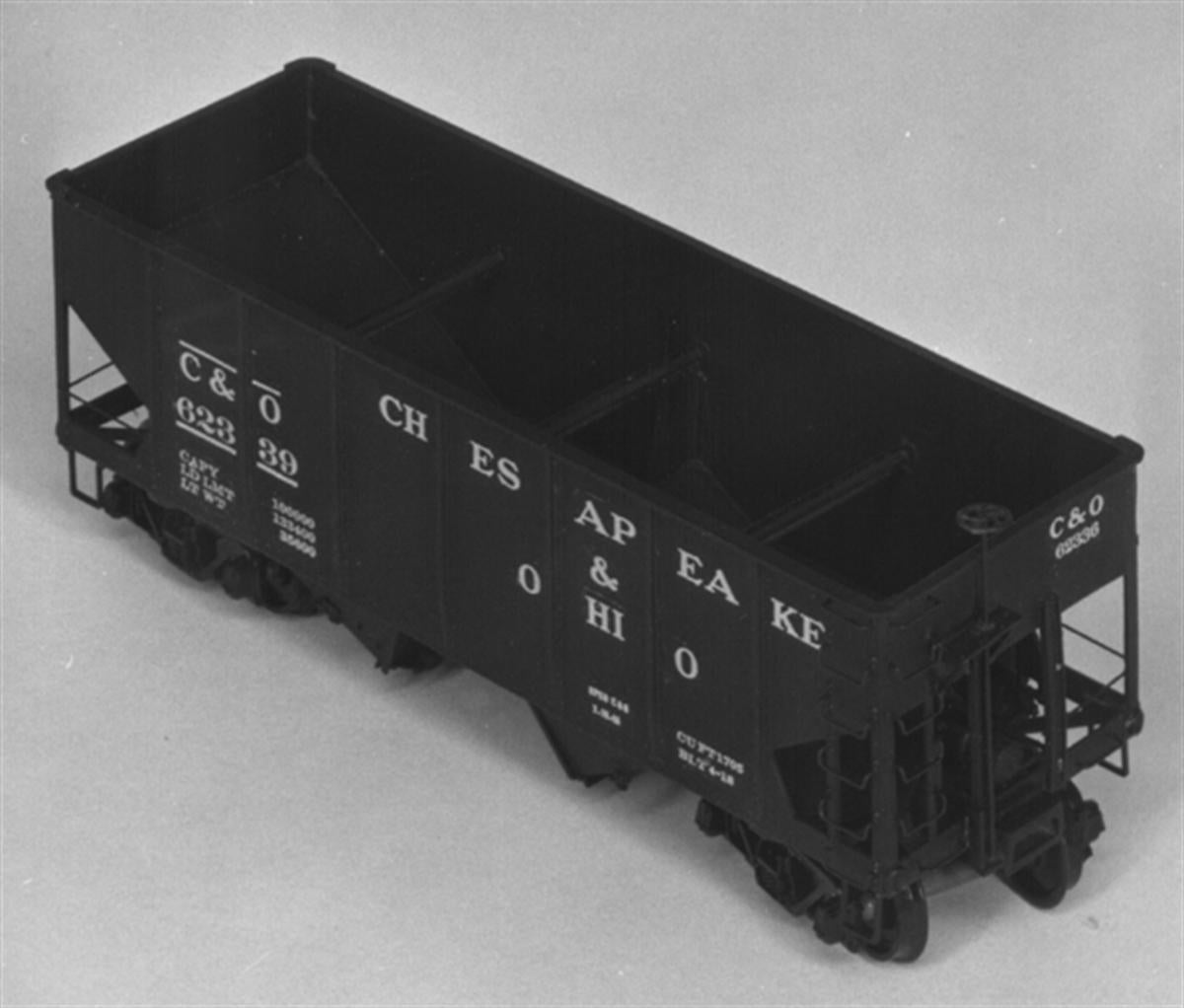 Tichy 6027 HO 36' USRA 2-Bay Open Steel Hopper Kits (Pack of 6)