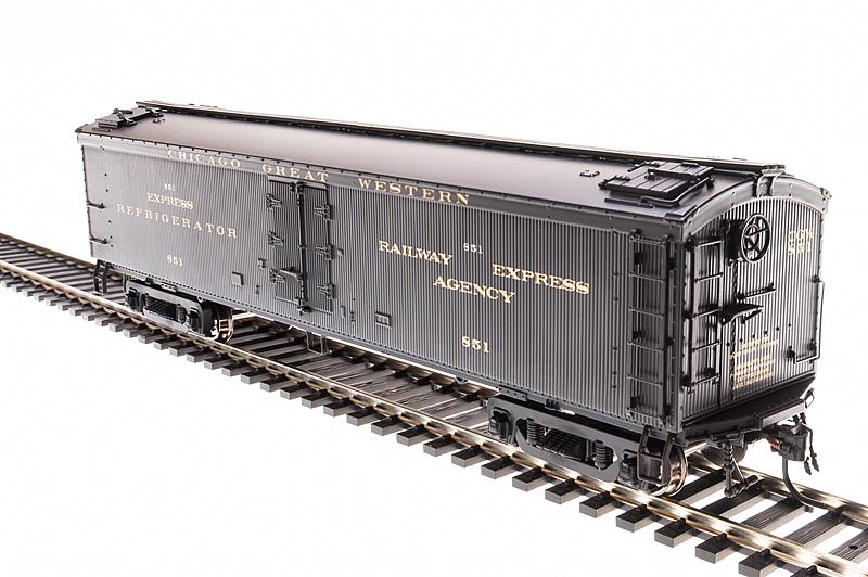Broadway Limited 1825 HO Chicago Great Western 53'6" Wood Express Reefer #851