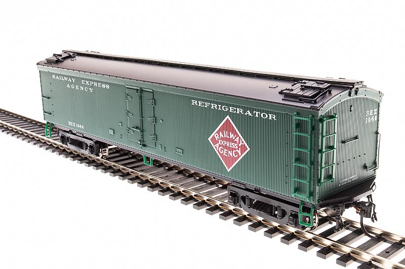 Broadway Limited 1840 HO Railway Express Agency 53'6" Wood Express Reefer #1444