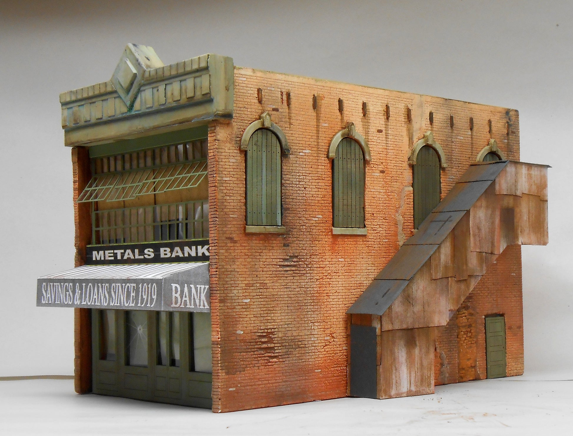 Downtown Deco 2013 N Metals Bank Kit