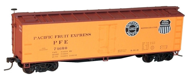 Accurail 48121 HO PFE 40' WOOD REEFER