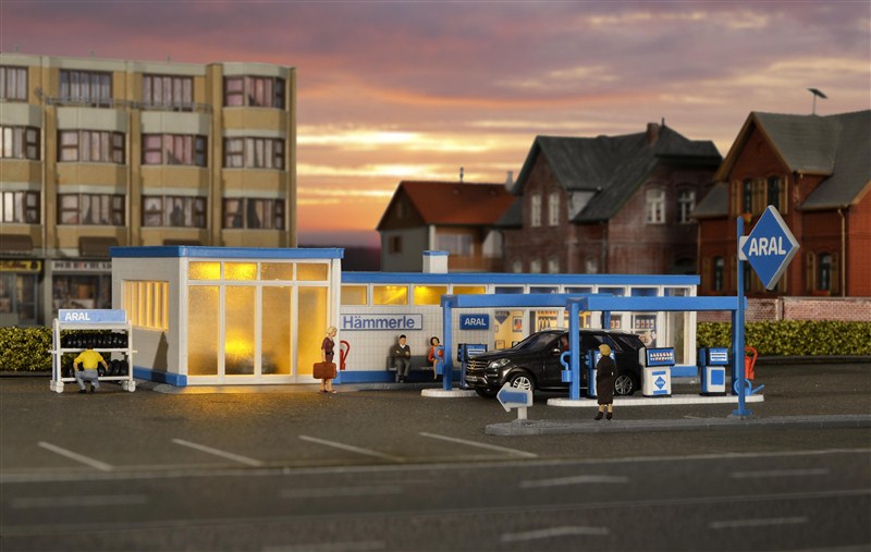 Kibri 38541 HO Aral Gas Station Building Kit