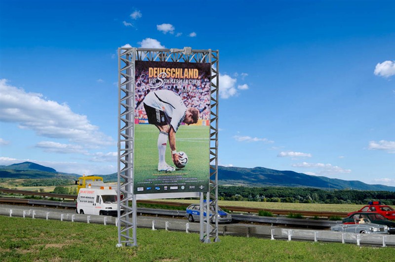 Kibri 49809 HO Scale Advertising Billboard Wall with 2 LED Floodlights Kit