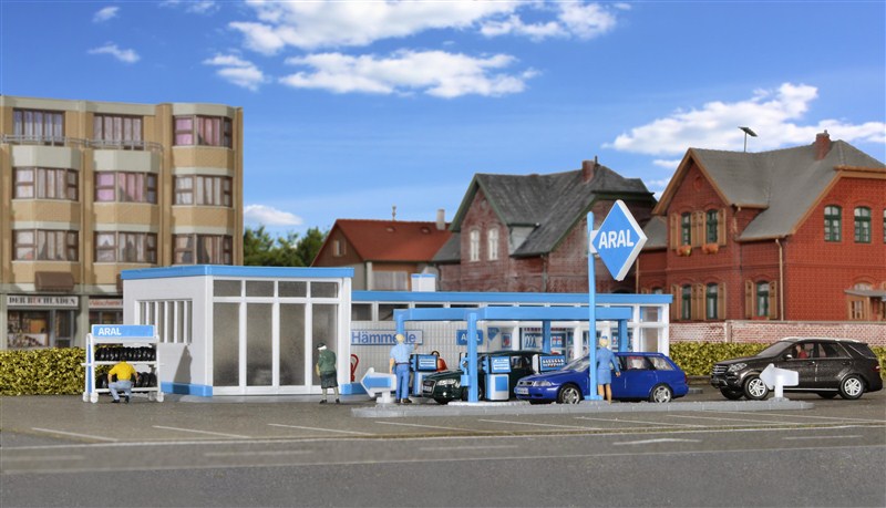Kibri 38541 HO Aral Gas Station Building Kit