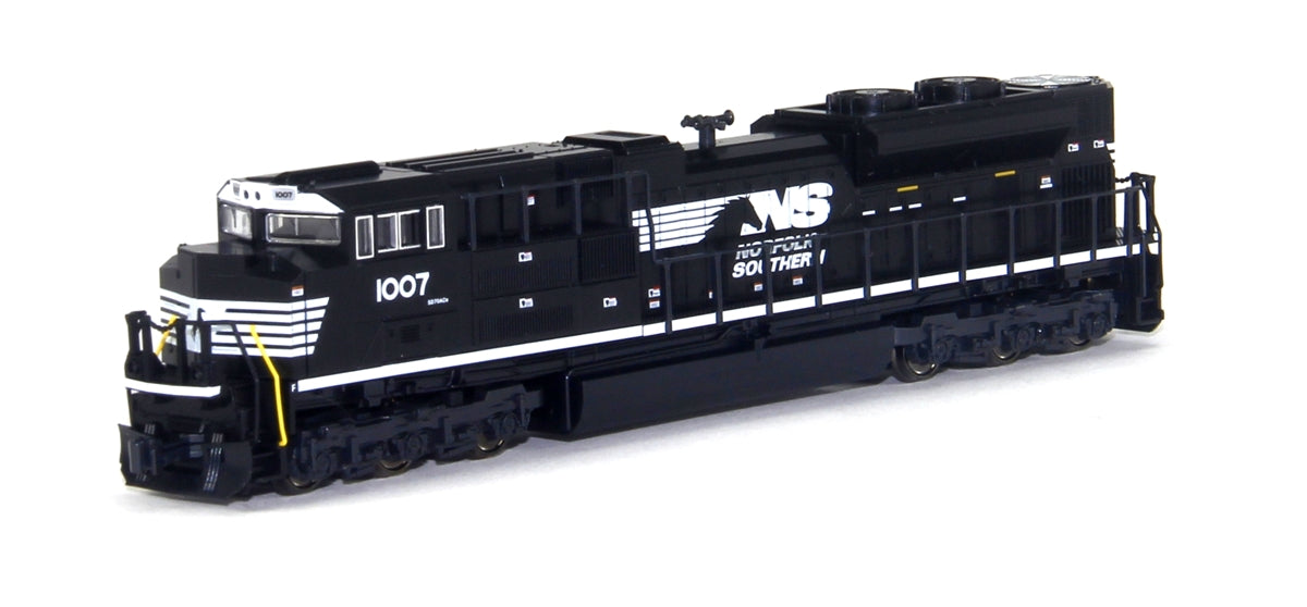 Kato 176-8506 N Norfolk Southern SD70ACe Diesel Locomotive #1007