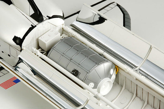 Tamiya 60402 1:100 SPACE SHUTTLE ATLAN Spacecraft Model Kit