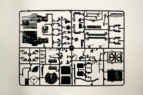 Italeri 3859 1:24 Freightliner FLC Tractor Cab Truck Kit
