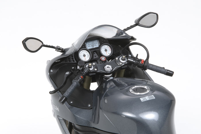 Tamiya 14111 1:12 Kawasaki ZZR 1400 Motorcycle
