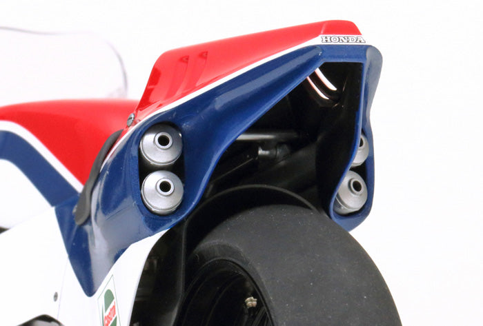 Tamiya 14121 1:12 1984 Honda NSR500 Racing Motorcycle