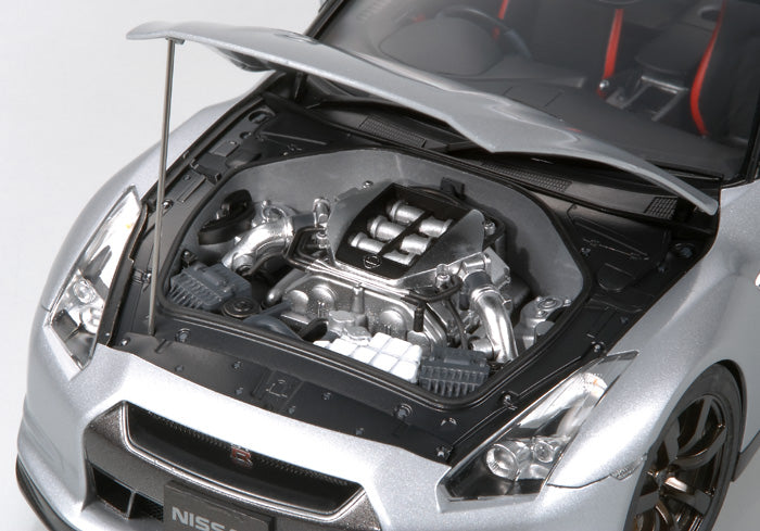 Tamiya 24300 1:24 Nissan GTR Car