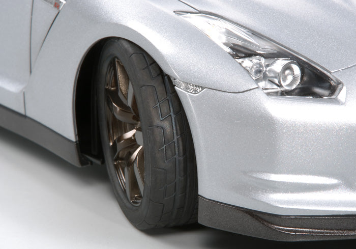 Tamiya 24300 1:24 Nissan GTR Car