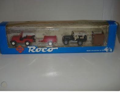 Roco 1711 HO Scale Jeep Renegade / Laredo & Trailer