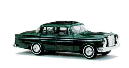 Busch 40420 HO 1:87 Diecase Mercedes 220 (Colors May Vary)