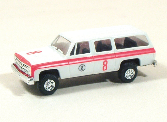 Trident Miniatures 90060 HO Chevy Suburban Airport Fire Dept Ambulance Vehicle