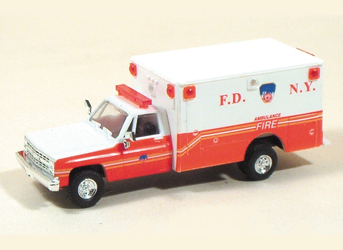 HO Trident Miniatures 90140 NYFD Ambulance