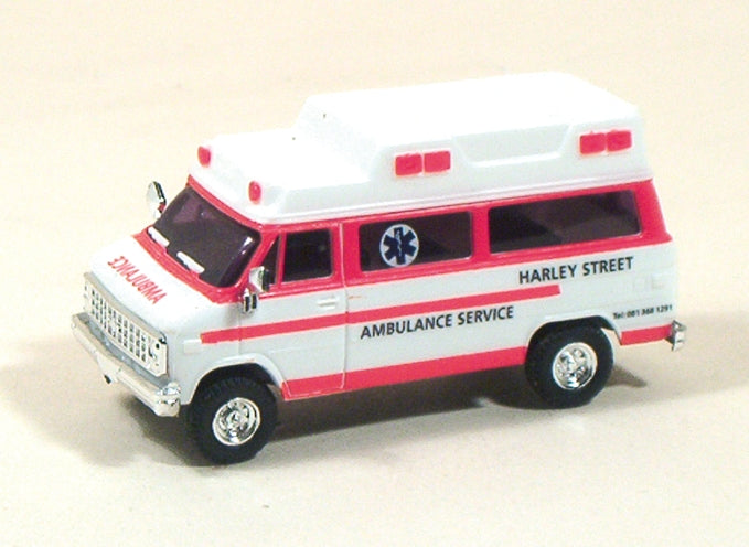 HO Trident Miniatures 90196 Chevrolet Van Hourly St Ambulance