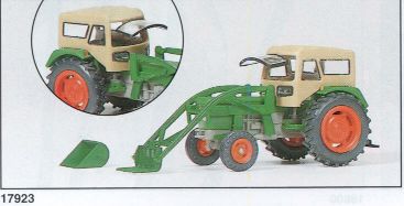 Preiser 17923 HO Deutz Agricultural Tractor with BAAS Forks and Cab