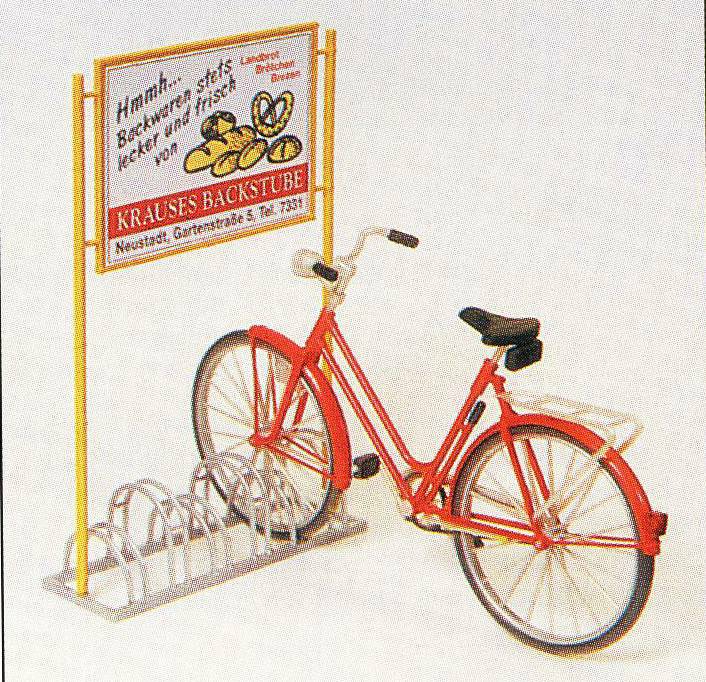 Preiser 45213 G Men's and Women's Bicycle Plastic Model Kit (Set of 2)