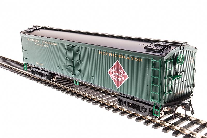 Broadway Limited 1838 HO Railway Express Agency 53'6" Wood Express Reefer #1308