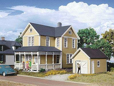 Walthers 933-3612 HO Gold Ribbon 109 Elm Street