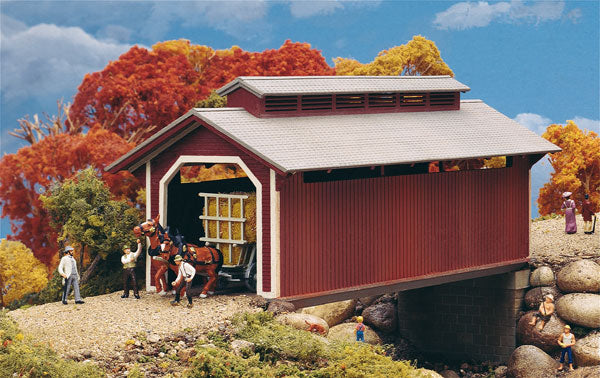 Walthers 933-3652 HO Willow Glen Covered Bridge Kit